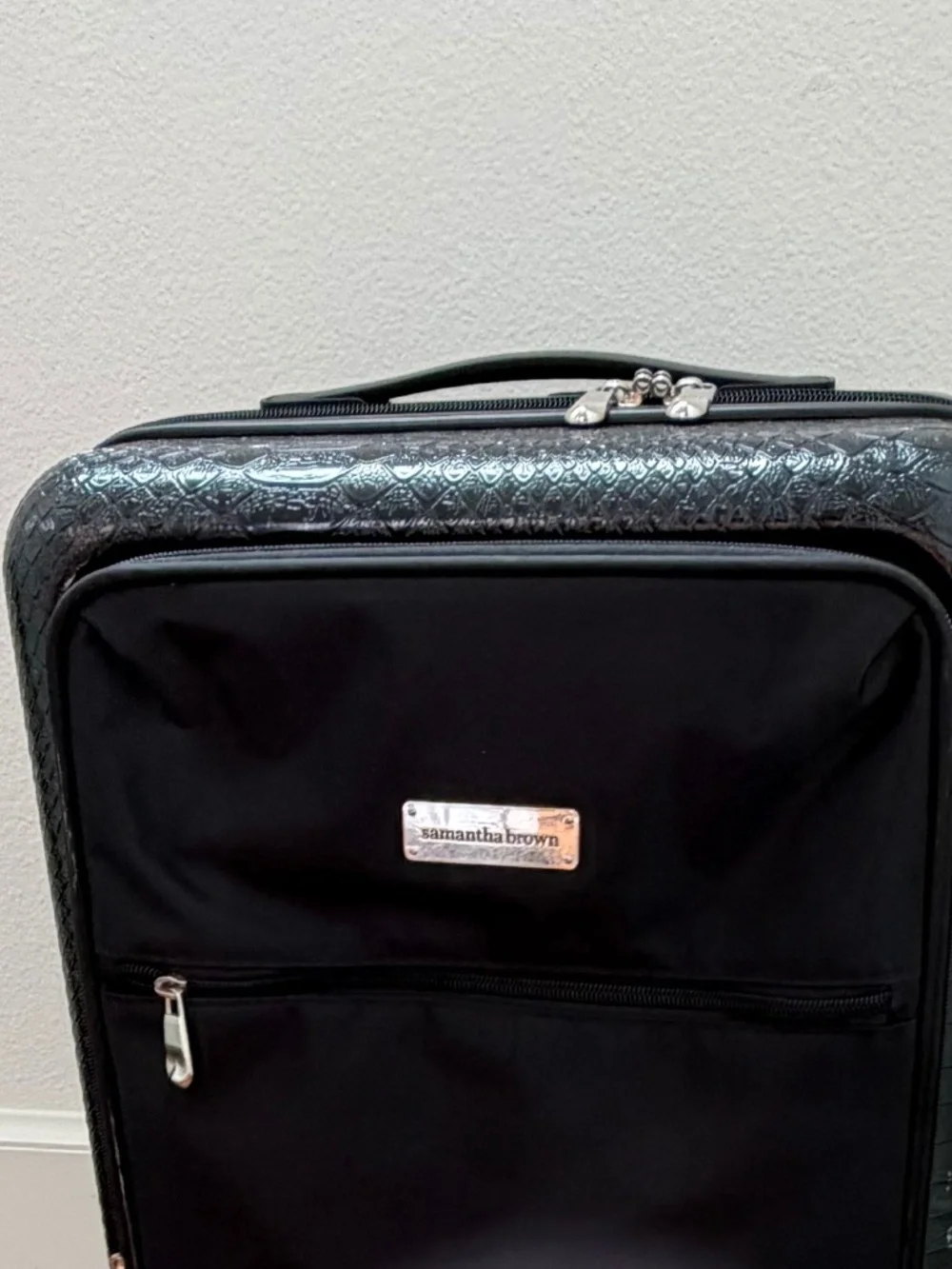 Samantha Brown Luggage 22”